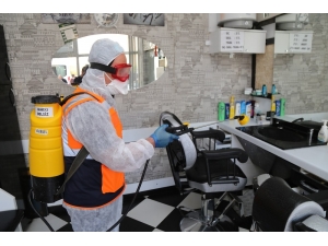 Kuaförlere Yüz Koruyucu Siperlik Ve Hijyen Seti Dağıtıldı