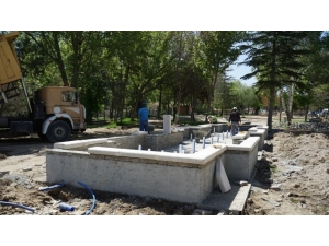 Nejdet Ersan Parkındaki Yenileme Çalışmaları Sürüyor