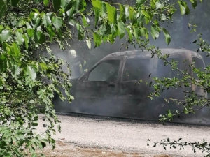 Spil Dağı’ndaki Araç Yangını Korkuttu