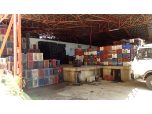 Boş Meyve Sebze Kasalarını Bile Çaldılar