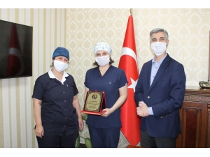 Başhekim Zengin Hemşireleri Unutmadı