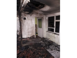 Alevlere Teslim Olan Ev Kullanılmaz Hale Geldi