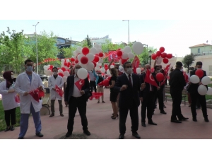 Gebze’de Hemşireler Günü Şarkılar Ve Balonlarla Kutlandı