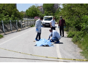 Yolda Koşarken Hayatını Kaybetti