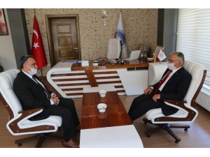 Develi Belediyesi Büyükşehir Belediye Başkanı Büyükkılıç’ı Ağırladı