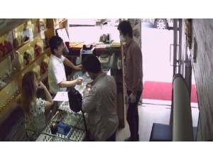 Müşteri Gibi Geldi, 200 Bin Liralık Yüzük Tablasını Çaldı