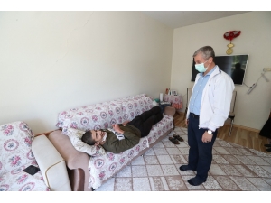 Başkan Tahmazoğlu, Engelli Abidin’i Ziyaret Etti