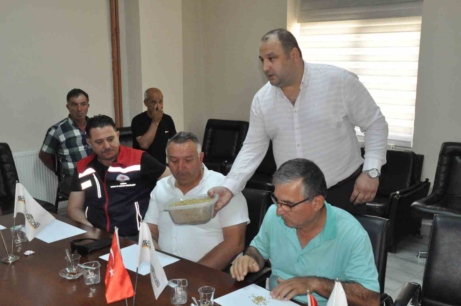 kesan-da-hasat-edilen-ilk-arpanin-salon-satisi-yapildi