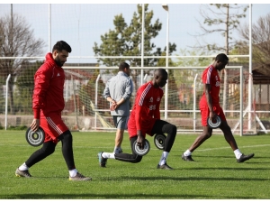 Sivasspor Güç Depoluyor