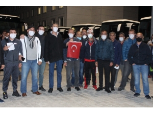 Erzurum’da Karantina Süreci Biten Vatandaşlar Memleketlerine Uğurlandı