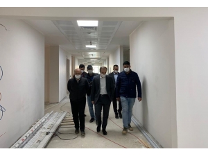 Vali Cüneyt Epcim Hastane İnşaatında İncelemelerde Bulundu