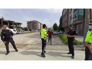 Küçük Yaşta Araç Kullanan Çocuk Devriye Atan Polislerin Dikkatinden Kaçmadı