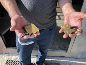 Hırsızlar 5 Günde İki Kez Girdikleri İş Yeri Sahibini Canından Bezdirdi