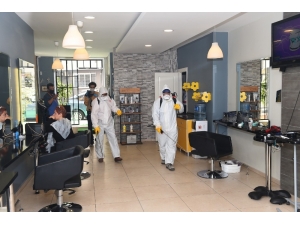 Berber Ve Kuaförler Dezenfekte Ediliyor