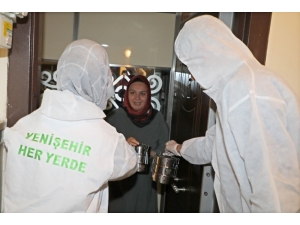 Yemekler Komşular İçin Pişecek