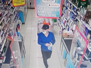 Marketlere Dadanan Cep Telefonu Hırsızları Polise Yakalandı