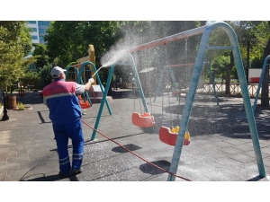 Turgutlu’da Parklar Çocuklar İçin Dezenfekte Edildi
