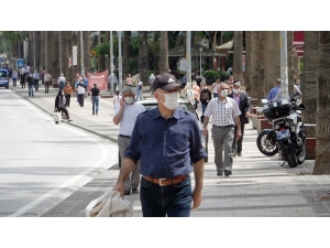 Maskesiz Dolaşan Vatandaş: "Korona Neredeyse Gelsin Bulsun Beni"