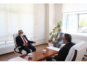 Başkan Büyükkılıç 1 Günde 6 İlçeyi Ziyaret Etti