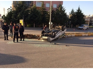 Adıyaman’da İki Otomobil Çarpıştı, 2 Yaralı