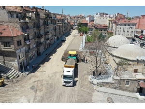 Kasaplar Çarşısında Sıcak Asfalt Serim Hazırlığı