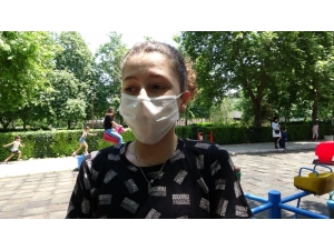 Çocuklardan Büyüklere Haklı Sitem