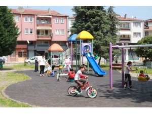 Günler Sonra Dışarı Çıkan Çocuklar Kocaeli’de Parkları Doldurdu