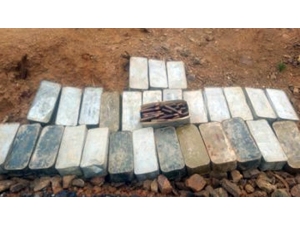 Msb: "Irak Kuzeyi Hakurk’ta Arama Tarama Faaliyetlerine Devam Eden Komandolarımız, Terör Örgütü Pkk’ya Ait Bir Mağara İçerisine Gizlenmiş 30 Kutu (1410 Adet) Doçka Uçaksavar Silahına Ait Mühimmat Ele Geçirdi."