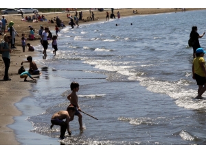 4 Saatlik Korona İzninde Denize Akın Ettiler