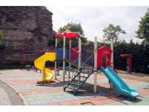 4 Saatlik İzin Bitti, Parklar Boş Kaldı