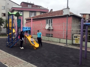 Parkları Doldurup Eğlenen Çocukların Oluşturduğu Yoğunluk Havadan Görüntülendi