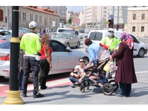 Çaptığı Yayaya "Abartıyorsun" Diyerek Tepki Gösterdi