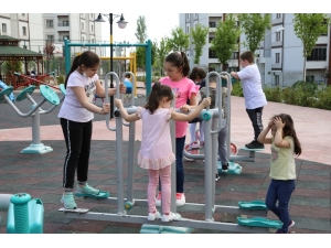 Suluova’da Parklar Çocuklar Gibi Şendi Bugün