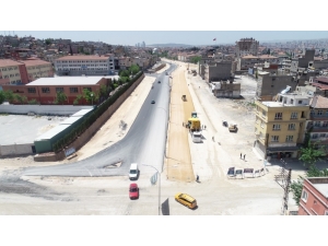 Şahinbey’de Asfalt Mesaisi Gece Gündüz Sürüyor