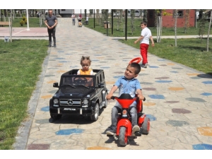 14 Yaş Altı Çocuklar 40 Gün Sonra Dışarıya Çıktı