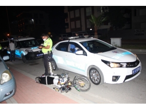 Trafik Polisinin ’Dur’ İhtarına Uymayan Gençler Motosiklet Devrilince Yakayı Ele Verdi