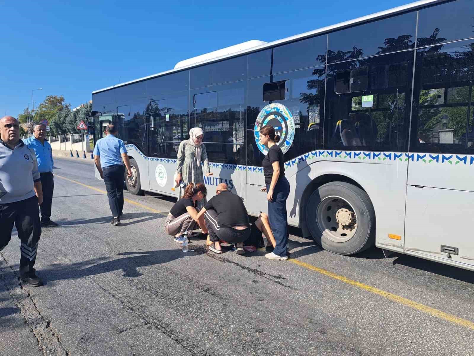 mentese-de-motosiklet-yayaya-carpti-1-yarali