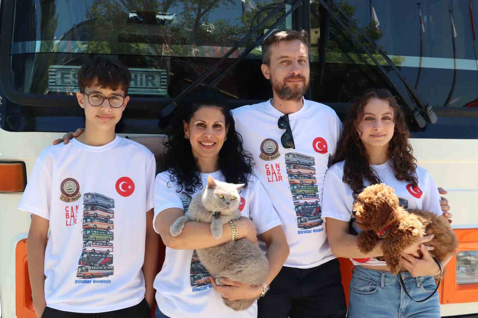 hurda-olarak-aldiklari-otobusu-5-milyon-liraya-yuruyen-eve-donusturduler