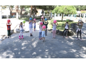 Başkan Dutlulu Çocukları Sevindirdi