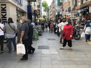 Mağaza İndirimi Korona Dinlemedi