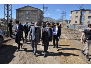 Yüksekova’da Yol Yapım Çalışması