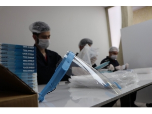 Fırsatçılara ’Fırsat’ Vermemek İçin Siperlik Üretimine Başladılar