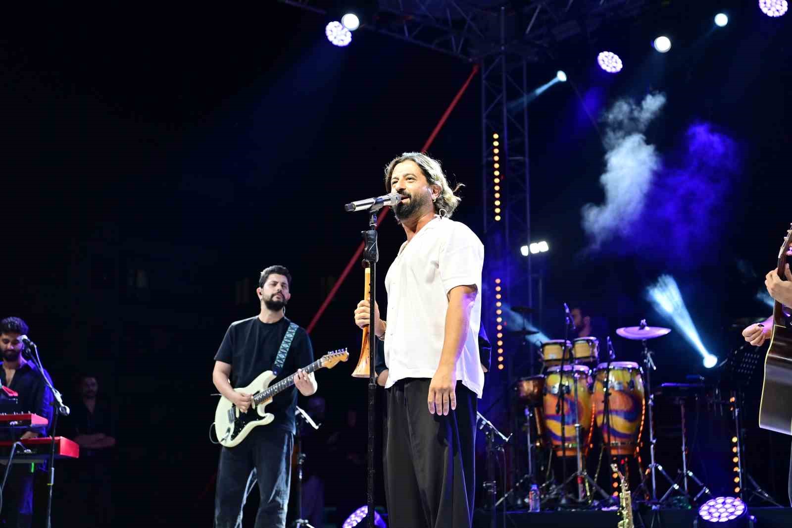 bahcelievler-yaz-festivali-nde-koray-avci-ruzgari