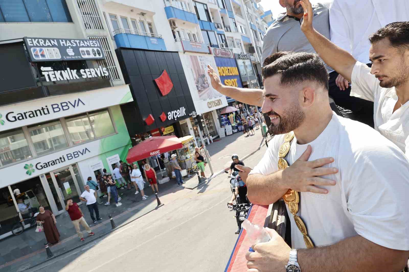 kirkpinar-baspehlivani-erkan-tas-a-antalya-da-coskulu-karsilama