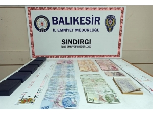 Sındırgı’da Kumarhaneye Çevrilen Eve Şok Baskın