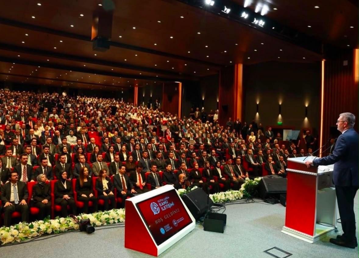bitlis-eren-universitesi-dijital-cagda-kamu-iletisimi-panelinde-yer-aldi