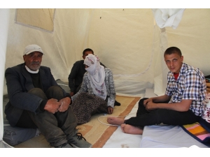 Elazığ’da Evi Yanan 2 Çocuğu Engelli Aile Çadıra Yerleşti