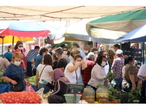 Menteşe Halk Pazarında Sosyal Mesafe Hiçe Sayıldı