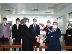 İnegöl’de Hemşirelere Anlamlı Ziyaret