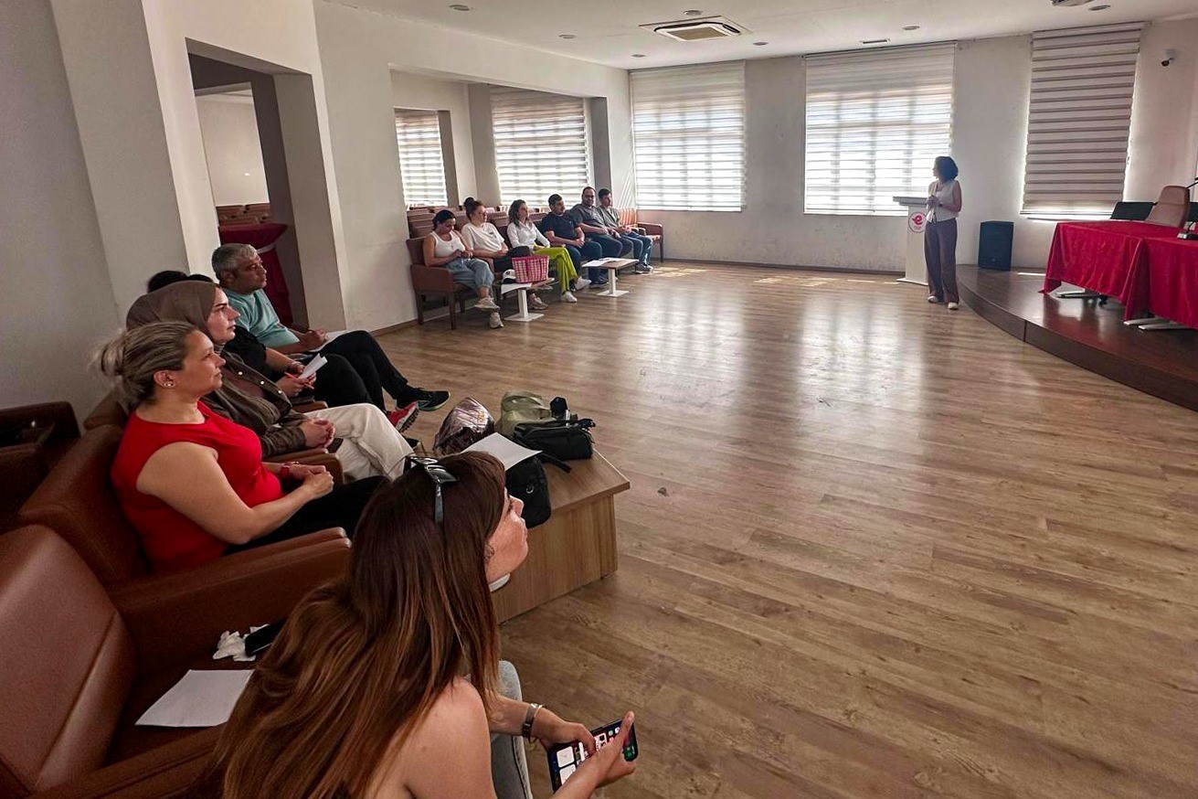 efeler-belediyesi-nden-ozel-egitim-personeline-psikolojik-destek